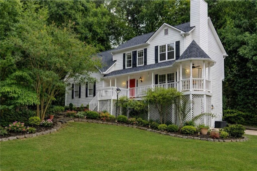 4 bedroom, 3 bathroom, 1,864 sq ft single family residence under contract at 995 Thornwood Lane, Dacula, GA 30019