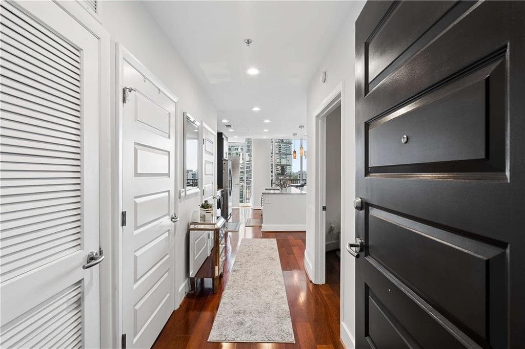 2 bedroom, 2 bathroom, 1,398 sq ft condominium for sale at 1080 Peachtree Street 1009, Atlanta, GA 30309 — photo 5