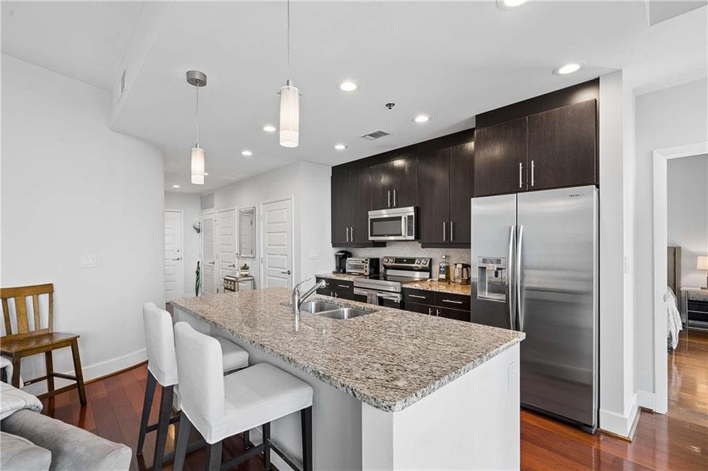 2 bedroom, 2 bathroom, 1,398 sq ft condominium for sale at 1080 Peachtree Street 1009, Atlanta, GA 30309 — photo 9
