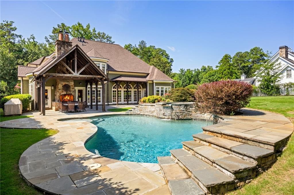 6 bedroom, 7 bathroom, 6,321 sq ft single family residence under contract at 2927 Orchard Knob, Atlanta, GA 30339 — photo 5