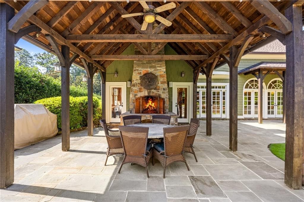 6 bedroom, 7 bathroom, 6,321 sq ft single family residence under contract at 2927 Orchard Knob, Atlanta, GA 30339 — photo 7