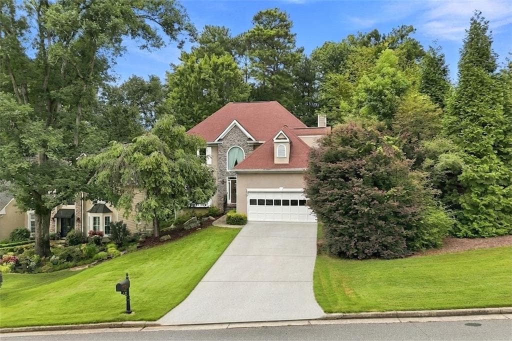 4 bedroom, 4 bathroom, 3,694 sq ft single family residence for sale at 7350 Devonhall Way, Johns Creek, GA 30097 — photo 3