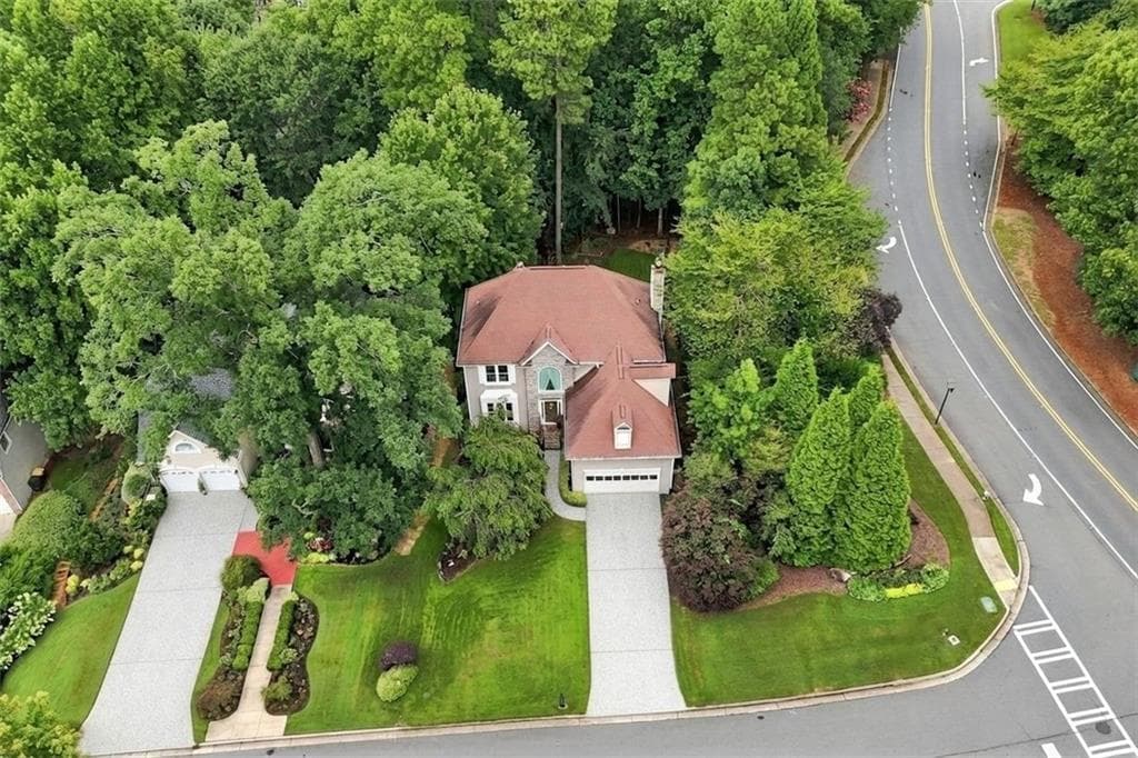 4 bedroom, 4 bathroom, 3,694 sq ft single family residence for sale at 7350 Devonhall Way, Johns Creek, GA 30097 — photo 5