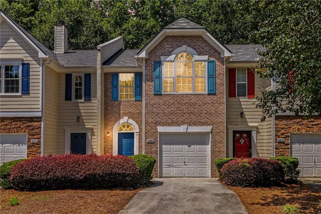3 bedroom, 3 bathroom, 1,564 sq ft townhouse for sale at 5840 Terremont Circle, Norcross, GA 30093 — photo 2