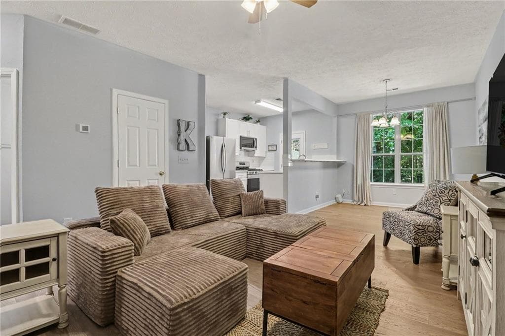 3 bedroom, 3 bathroom, 1,564 sq ft townhouse for sale at 5840 Terremont Circle, Norcross, GA 30093 — photo 5