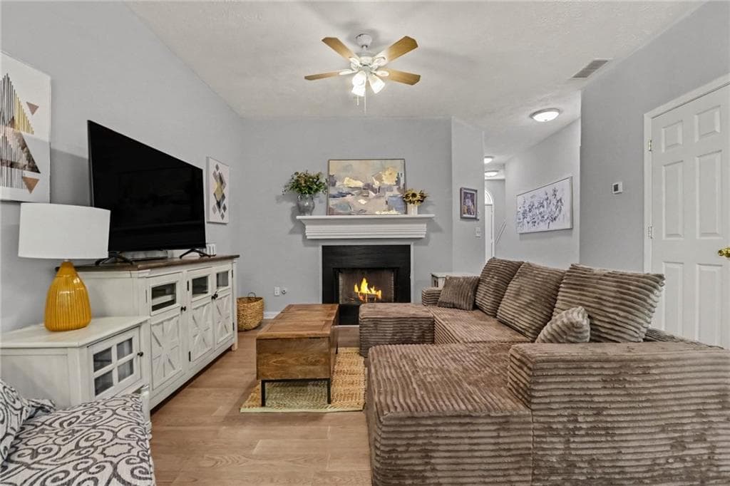 3 bedroom, 3 bathroom, 1,564 sq ft townhouse for sale at 5840 Terremont Circle, Norcross, GA 30093 — photo 6