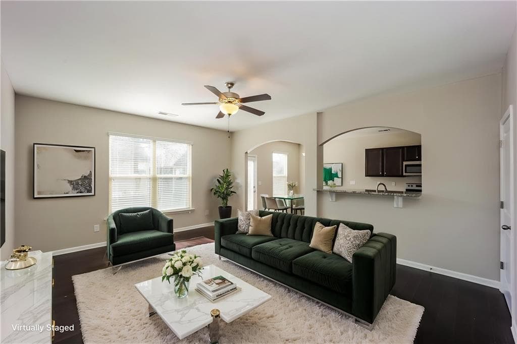 4 bedroom, 3 bathroom, 2,071 sq ft single family residence under contract at 110 Seabreeze Court, Newnan, GA 30265 — photo 3