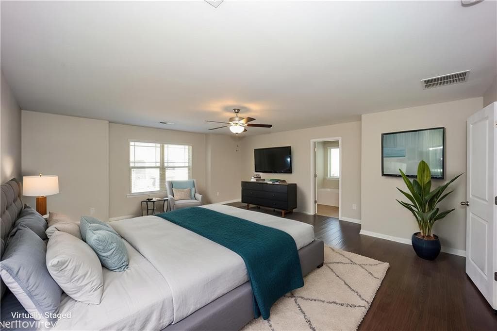 4 bedroom, 3 bathroom, 2,071 sq ft single family residence under contract at 110 Seabreeze Court, Newnan, GA 30265 — photo 5