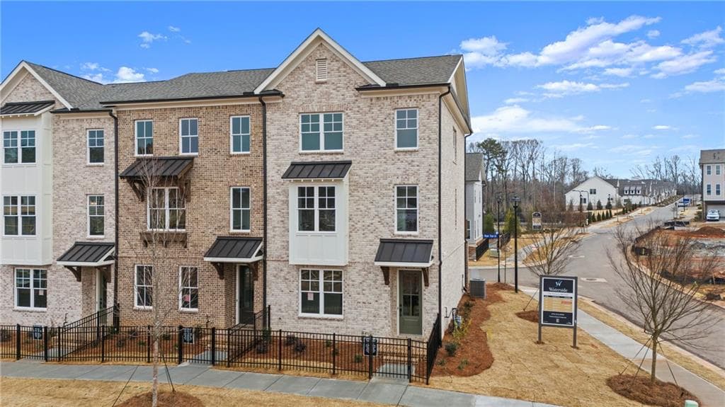 4 bedroom, 4 bathroom, 2,175 sq ft townhouse for sale at 3252 Brunel Lane 18, Peachtree Corners, GA 30092 — photo 3