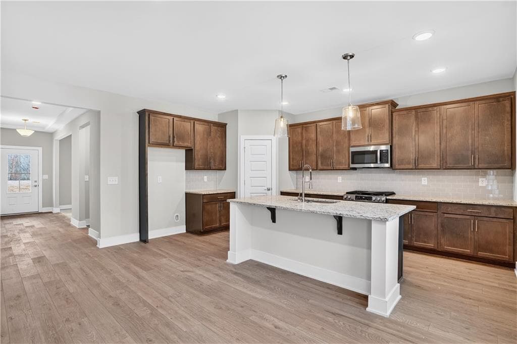 5 bedroom, 3 bathroom, 2,735 sq ft single family residence for sale at 8 Killian Manor Dr Lot 257, Adairsville, GA 30103 — photo 5