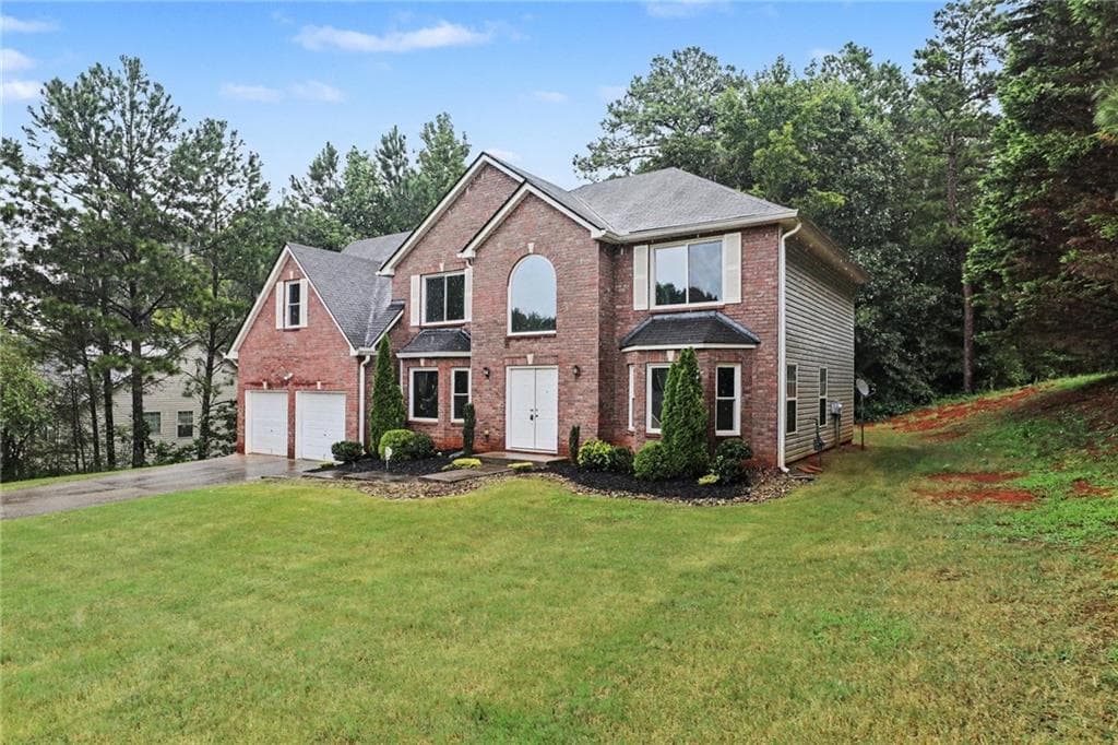 4 bedroom, 3 bathroom, 2,824 sq ft single family residence under contract at 1930 Winding Crossing Trail, Fairburn, GA 30213 — photo 3