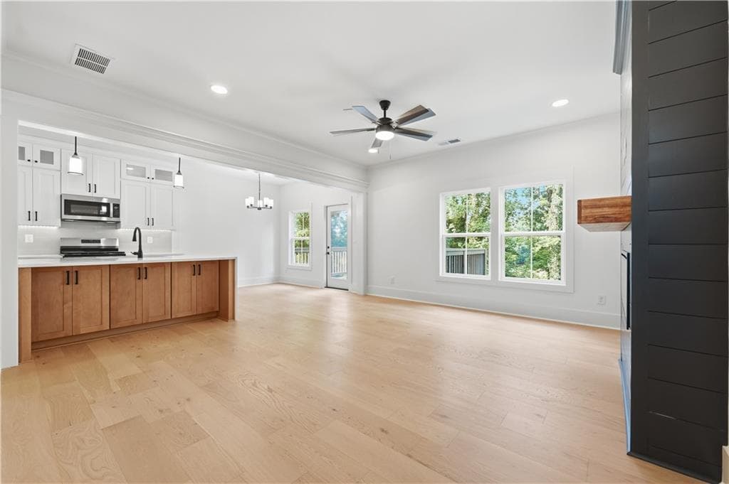 6 bedroom, 5 bathroom, 3,306 sq ft single family residence for sale at 784 Sherwood Road, Gainesville, GA 30501 — photo 6