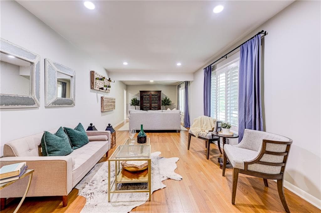 5 bedroom, 4 bathroom, 3,156 sq ft single family residence for sale at 570 Elden Drive, Atlanta, GA 30342 — photo 4