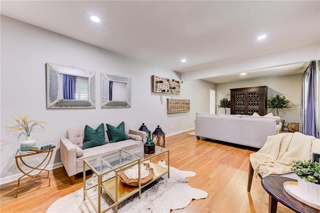 5 bedroom, 4 bathroom, 3,156 sq ft single family residence for sale at 570 Elden Drive, Atlanta, GA 30342 — photo 5