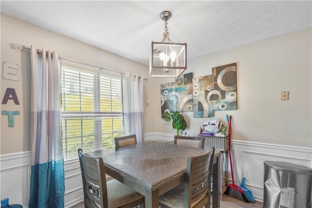 3 bedroom, 3 bathroom, 1,822 sq ft townhouse for sale at 2007 Manhattan Parkway, Decatur, GA 30035 — photo 8