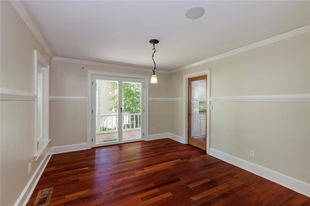 6 bedroom, 5 bathroom, 3,639 sq ft single family residence for sale at 4257 Arbor Club Drive, Marietta, GA 30066 — photo 8