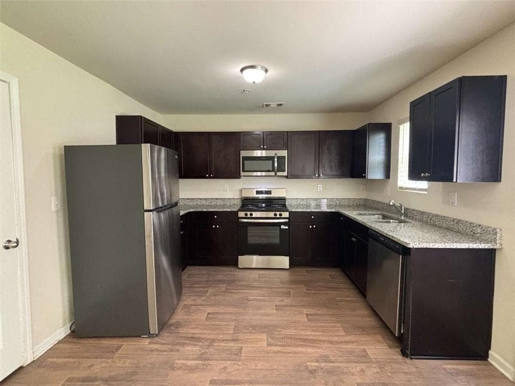 3 bedroom, 3 bathroom, 1,520 sq ft single family residence for rent at 629 Carlton Pointe Drive, Palmetto, GA 30268 for $1,725 a month — photo 5