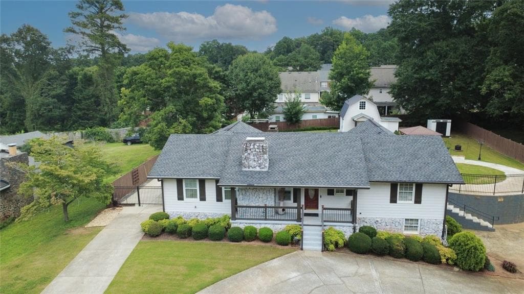 5 bedroom, 4 bathroom, 3,598 sq ft single family residence for rent at 569 Garner Way, Lilburn, GA 30047 for $3,250 a month — photo 2