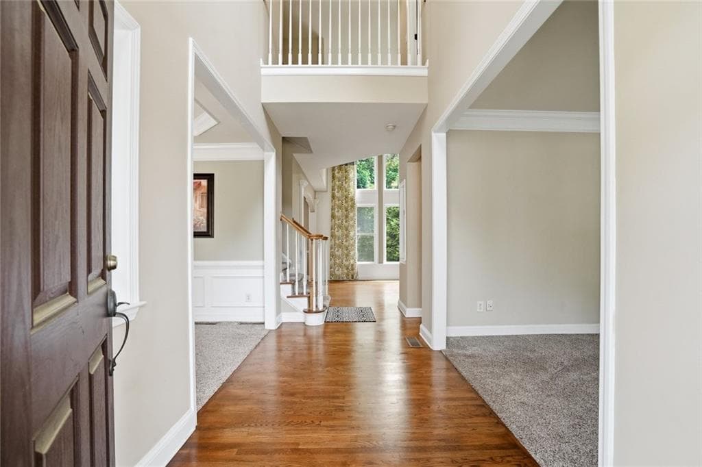 5 bedroom, 5 bathroom, 3,960 sq ft single family residence for sale at 855 Freedom Way, Cumming, GA 30040 — photo 2