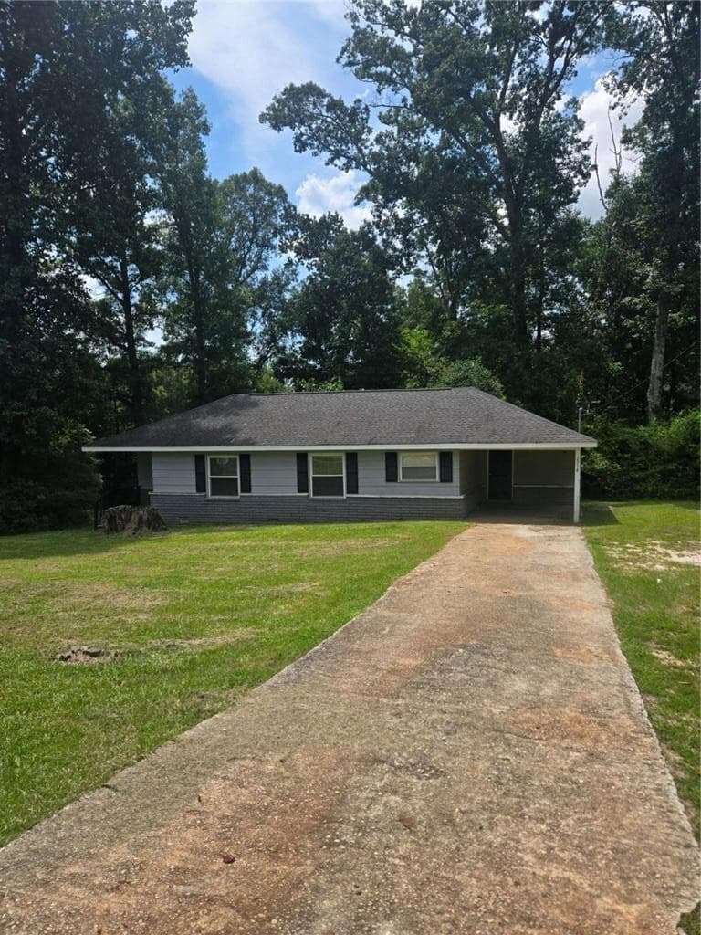3 bedroom, 1 bathroom, 1,146 sq ft single family residence for sale at 2314 Highway 20, Conyers, GA 30012 — photo 1 of 17