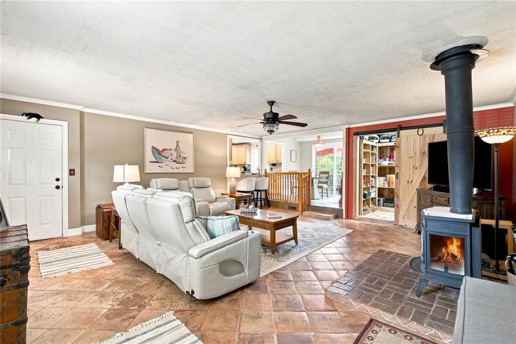 5 bedroom, 3 bathroom, 2,868 sq ft single family residence for sale at 2779 Bob Cox Road, Marietta, GA 30064 — photo 6