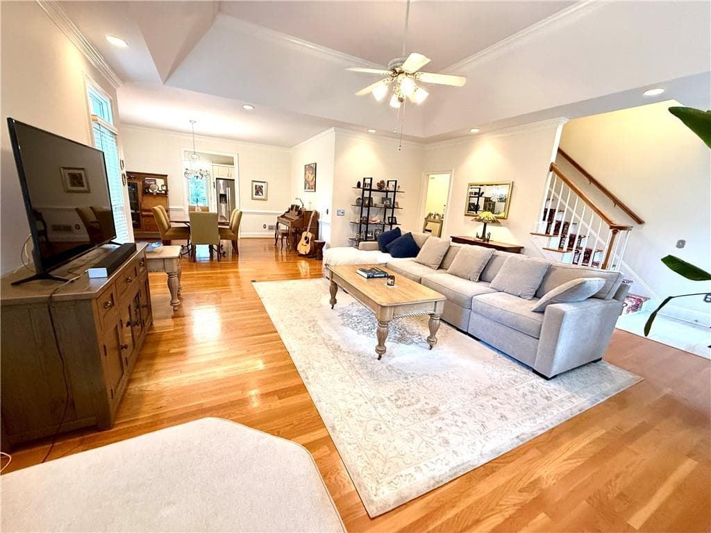 4 bedroom, 5 bathroom, 2,527 sq ft single family residence for sale at 2965 Evans Oaks Court, Atlanta, GA 30340 — photo 3
