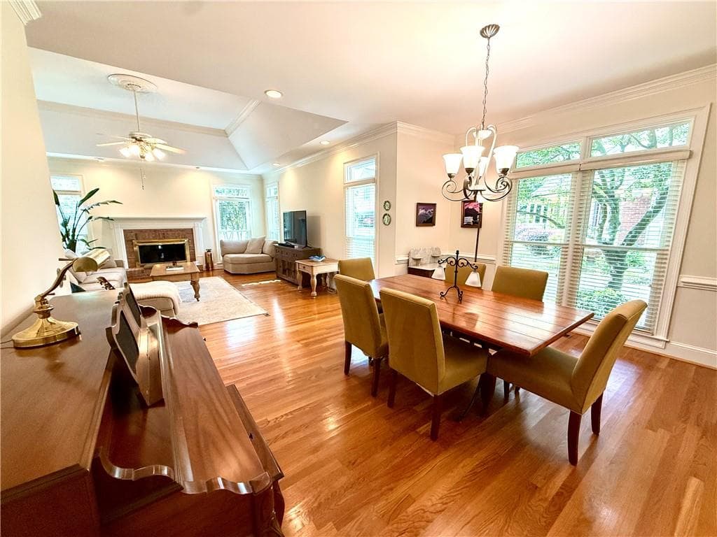 4 bedroom, 5 bathroom, 2,527 sq ft single family residence for sale at 2965 Evans Oaks Court, Atlanta, GA 30340 — photo 4