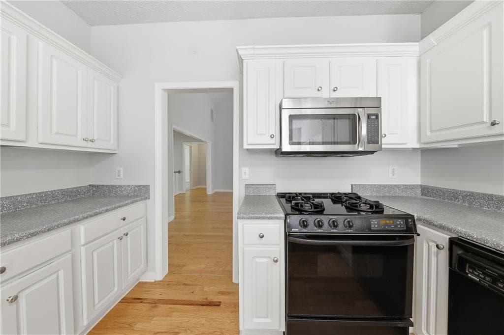 4 bedroom, 3 bathroom, 2,489 sq ft single family residence under contract at 4795 Liberty Road, Villa Rica, GA 30180 — photo 6