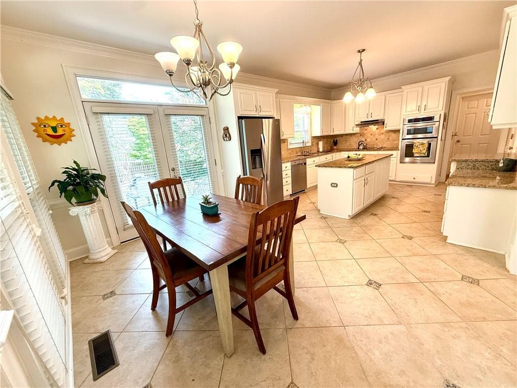 4 bedroom, 5 bathroom, 2,527 sq ft single family residence for sale at 2965 Evans Oaks Court, Atlanta, GA 30340 — photo 8