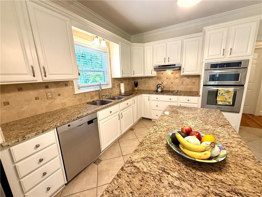 4 bedroom, 5 bathroom, 2,527 sq ft single family residence for sale at 2965 Evans Oaks Court, Atlanta, GA 30340 — photo 9