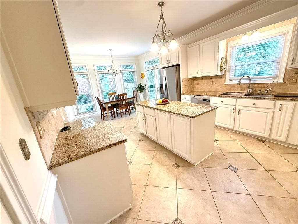 4 bedroom, 5 bathroom, 2,527 sq ft single family residence for sale at 2965 Evans Oaks Court, Atlanta, GA 30340 — photo 10