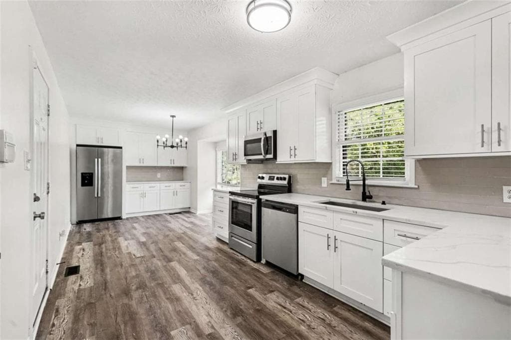 4 bedroom, 3 bathroom, 2,335 sq ft single family residence for sale at 6 Bittersweet Lane, Newnan, GA 30263 — photo 10