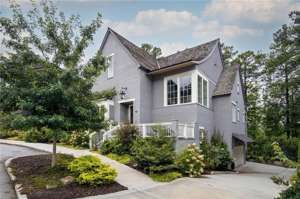 4 bedroom, 5 bathroom, 3,813 sq ft single family residence for sale at 1120 Mado Loop, Chattahoochee Hills, GA 30268 — photo 2
