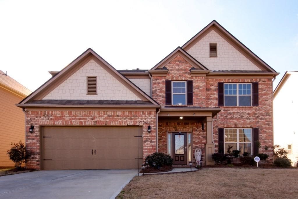 5 bedroom, 3 bathroom, 3,008 sq ft single family residence for rent at 3415 Pointe Vecchio Circle, Cumming, GA 30040 for $2,550 a month — photo 1 of 44