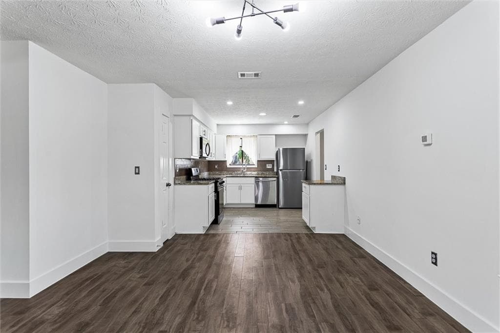 3 bedroom, 2 bathroom, 1,279 sq ft single family residence for rent at 140 Grayland Creek Drive, Lawrenceville, GA 30046 for $2,100 a month — photo 6