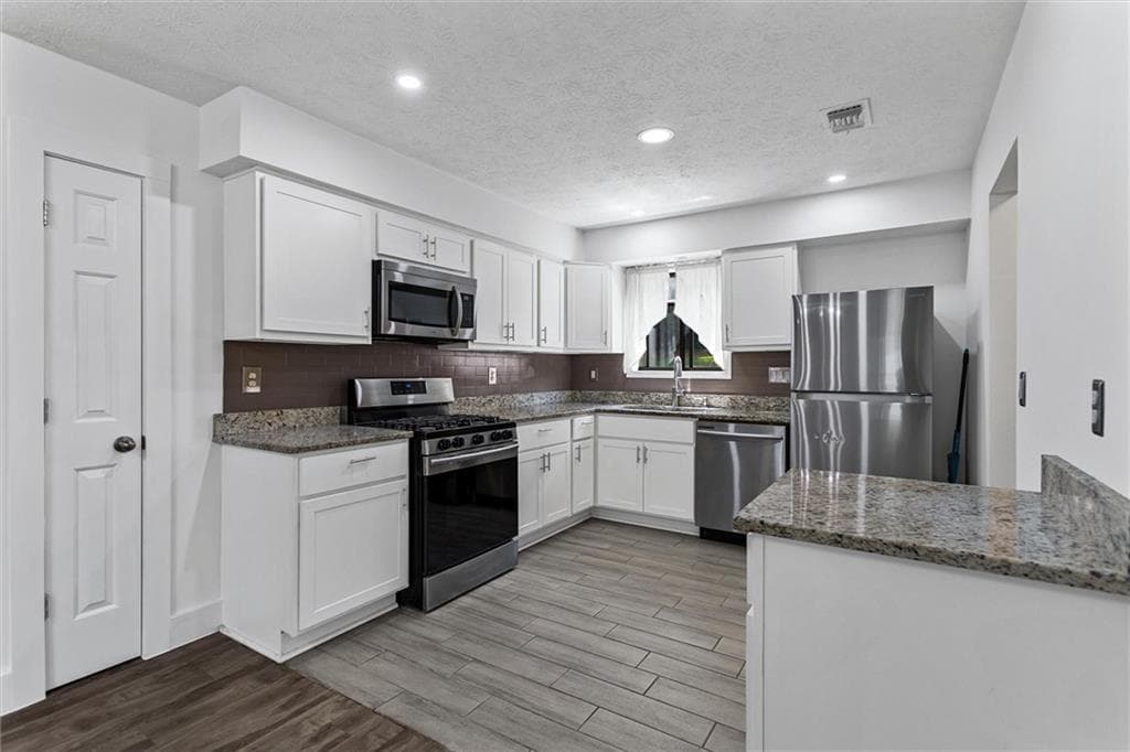 3 bedroom, 2 bathroom, 1,279 sq ft single family residence for rent at 140 Grayland Creek Drive, Lawrenceville, GA 30046 for $2,100 a month — photo 7