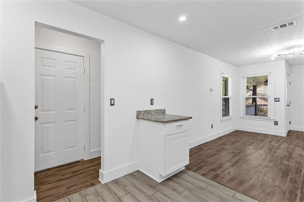 3 bedroom, 2 bathroom, 1,279 sq ft single family residence for rent at 140 Grayland Creek Drive, Lawrenceville, GA 30046 for $2,100 a month — photo 8