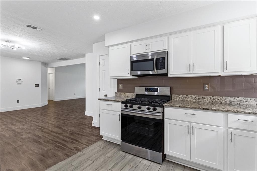 3 bedroom, 2 bathroom, 1,279 sq ft single family residence for rent at 140 Grayland Creek Drive, Lawrenceville, GA 30046 for $2,100 a month — photo 10