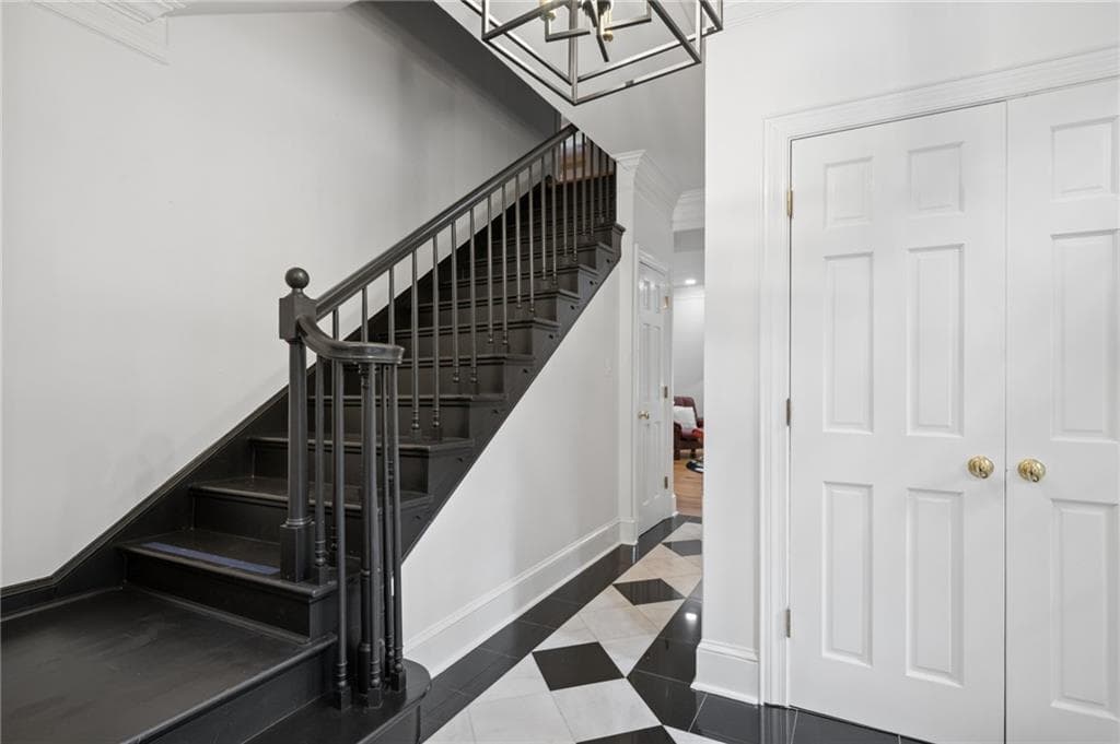 3 bedroom, 3 bathroom, 2,175 sq ft townhouse under contract at 19 Lullwater Place 19, Atlanta, GA 30307 — photo 4