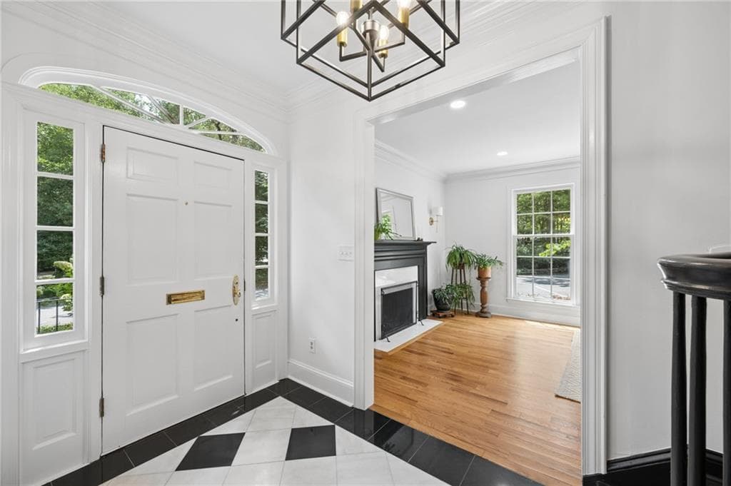 3 bedroom, 3 bathroom, 2,175 sq ft townhouse under contract at 19 Lullwater Place 19, Atlanta, GA 30307 — photo 5