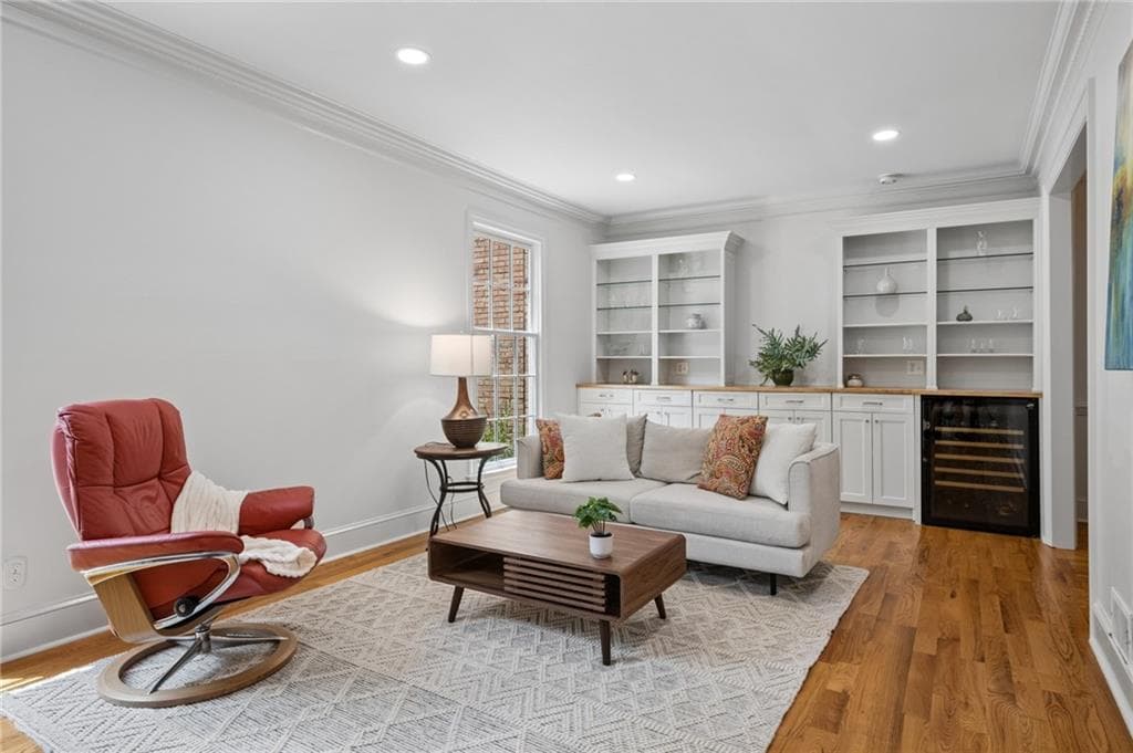 3 bedroom, 3 bathroom, 2,175 sq ft townhouse under contract at 19 Lullwater Place 19, Atlanta, GA 30307 — photo 6