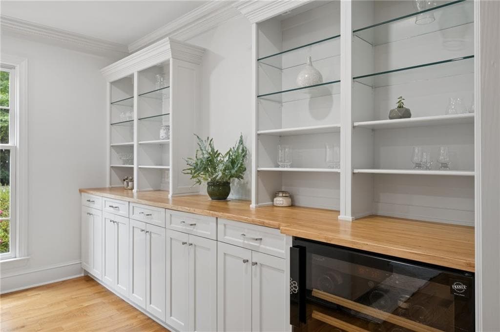 3 bedroom, 3 bathroom, 2,175 sq ft townhouse under contract at 19 Lullwater Place 19, Atlanta, GA 30307 — photo 9