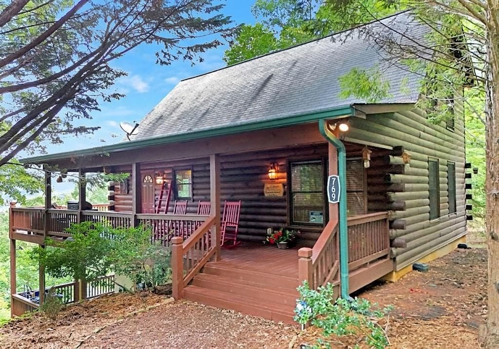 4 bedroom, 3 bathroom, 2,138 sq ft single family residence for sale at 769 Ross Ridge Road, Blairsville, GA 30512 — photo 2