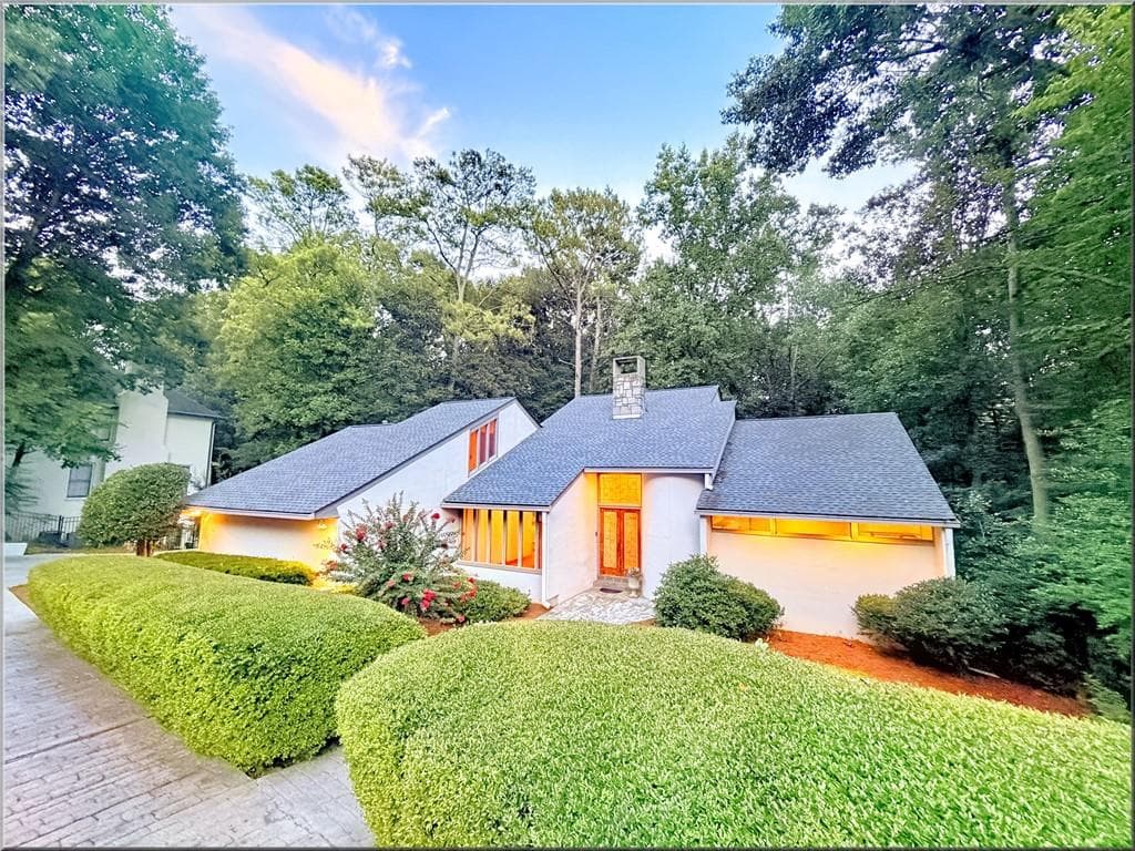 320 Fauna Court, Sandy Springs, GA 30350 — most recent listing photo