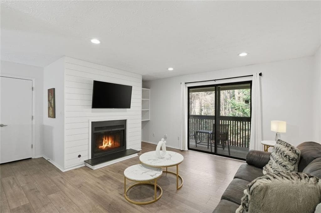 1 bedroom, 1 bathroom, 752 sq ft condominium for sale at 703 Cumberland Court, Smyrna, GA 30080 — photo 3