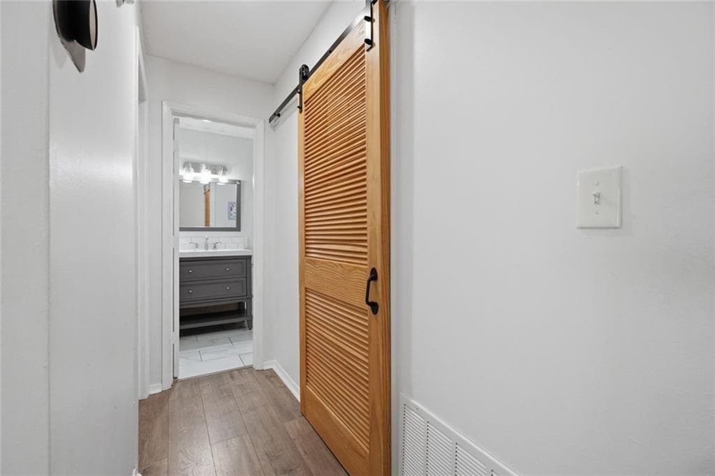 1 bedroom, 1 bathroom, 752 sq ft condominium for sale at 703 Cumberland Court, Smyrna, GA 30080 — photo 8