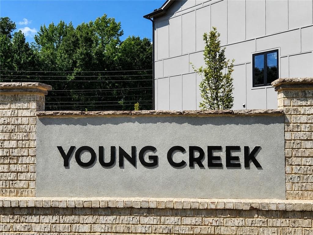 3 bedroom, 4 bathroom, 2,441 sq ft townhouse for sale at 3561 Chelsea Falls Way, Suwanee, GA 30024 — photo 4