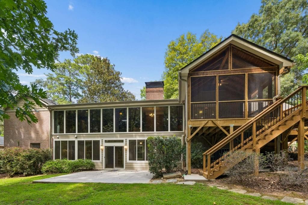 5 bedroom, 3 bathroom, 4,178 sq ft single family residence under contract at 2724 Cravey Drive, Atlanta, GA 30345 — photo 2