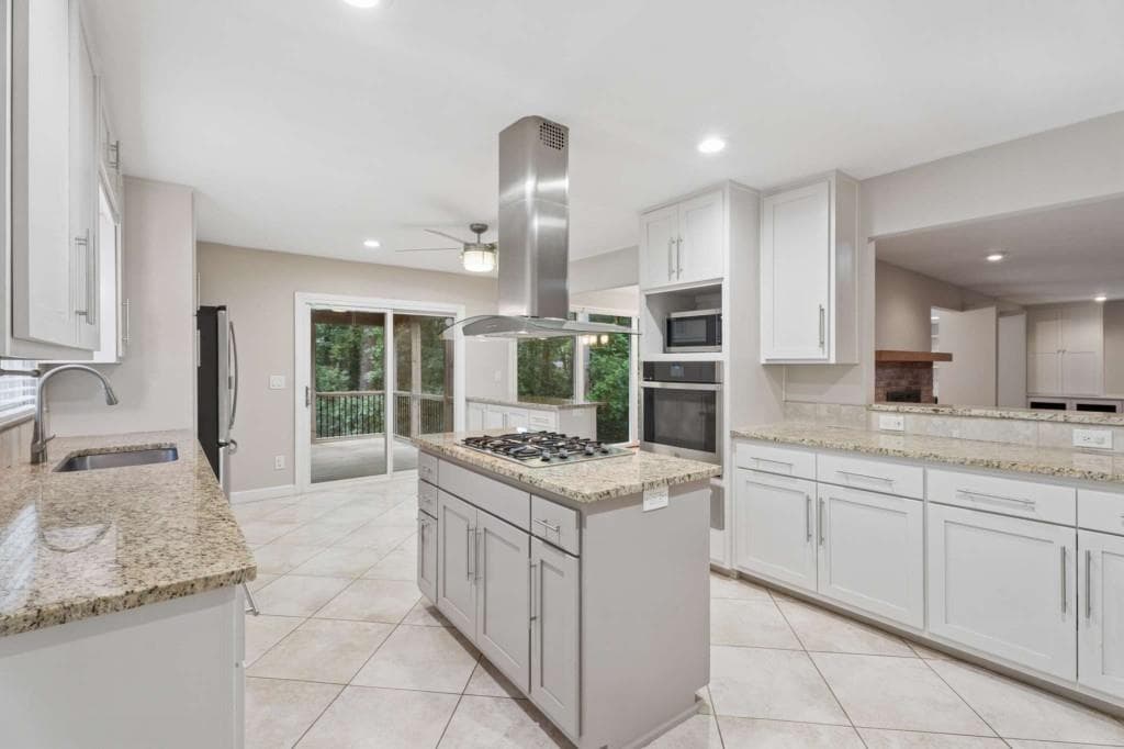 5 bedroom, 3 bathroom, 4,178 sq ft single family residence under contract at 2724 Cravey Drive, Atlanta, GA 30345 — photo 6