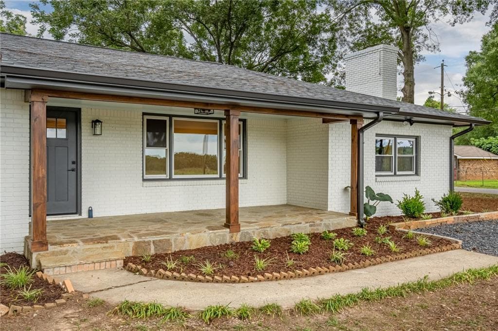 3 bedroom, 2 bathroom, 1,881 sq ft single family residence under contract at 604 Mission Road, Cartersville, GA 30120 — photo 2
